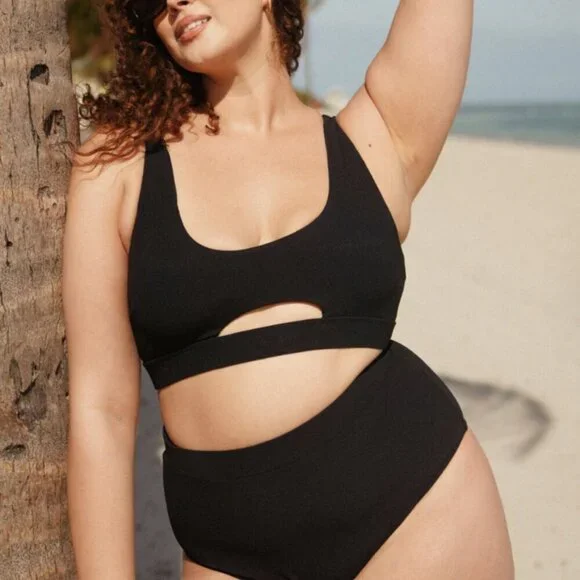 BERLOOK Black Cutout Ribbed Plus Size Bikini Top AND Ribbed Plus Size BOTTOM 17 - Picture 3 of 16